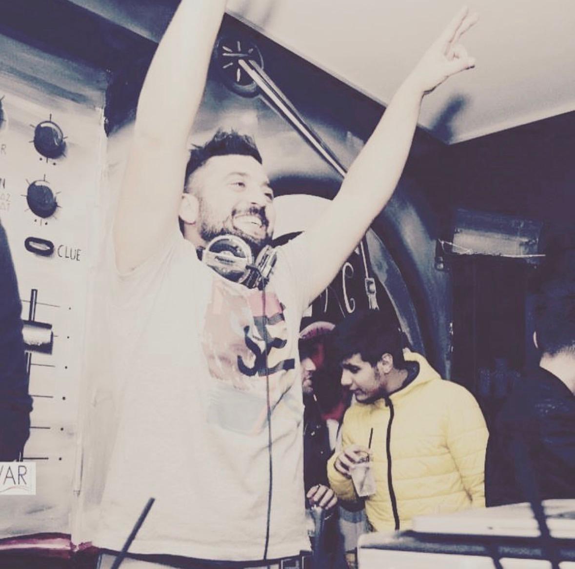 DJ Simone Roberto